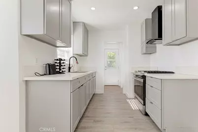 11031 Lull Street, Los Angeles, CA 91352 - Photo 14