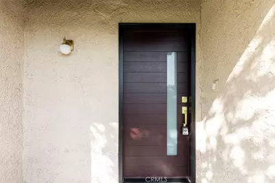 9512 Via Venezia, Burbank, CA 91504 - Photo 6