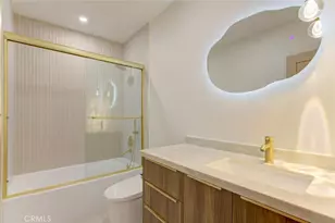9512 Via Venezia, Burbank, CA 91504 - Photo 30