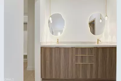 9512 Via Venezia, Burbank, CA 91504 - Photo 36