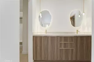9512 Via Venezia, Burbank, CA 91504 - Photo 36