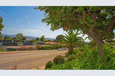 9512 Via Venezia, Burbank, CA 91504 - Photo 62