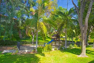 9512 Via Venezia, Burbank, CA 91504 - Photo 68