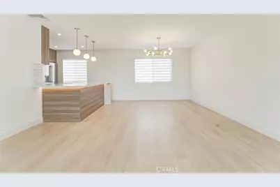 9512 Via Venezia, Burbank, CA 91504 - Photo 14