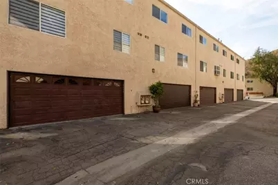 9512 Via Venezia, Burbank, CA 91504 - Photo 58
