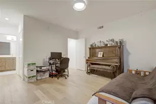 1049 N Joels Pl, Los Angeles, CA 90012 - Photo 8
