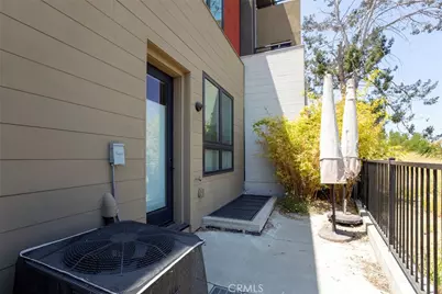 1049 N Joels Place, Los Angeles, CA 90012 - Photo 40