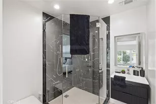 13739 Wyandotte, Los Angeles, CA 91405 - Photo 26