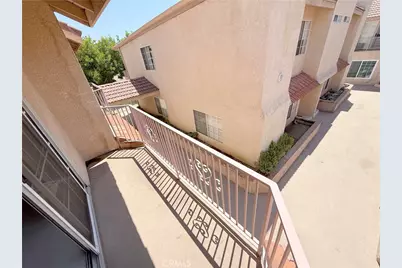 8744 Darby Avenue #14, Northridge, CA 91325 - Photo 12