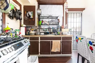 2006 12th, Los Angeles, CA 90006 - Photo 10