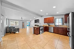 1021 N Lyman Ave, Covina, CA 91724 - Photo 18