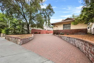 3255 Montrose, Glendale, CA 91214 - Photo 2