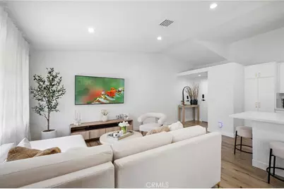 11300 Foothill Boulevard #63, Lake View Terrace, CA 91342 - Photo 4
