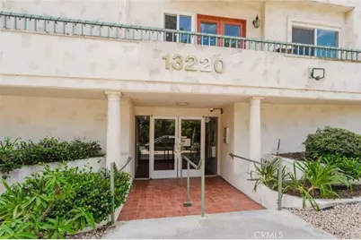 13220 Valleyheart Drive #202, Studio City, CA 91604 - Photo 4
