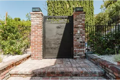 401 Brockmont Drive, Glendale, CA 91202 - Photo 4