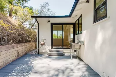 401 Brockmont Drive, Glendale, CA 91202 - Photo 16