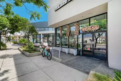 350 N Glendale Avenue #D, Glendale, CA 91206 - Photo 2