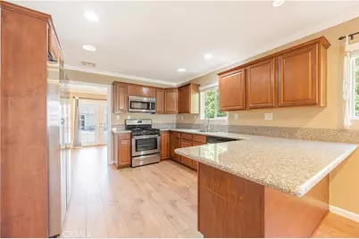 228 N Alexander Avenue, San Fernando, CA 91340 - Photo 8