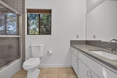 1425 Columbia Dr, Glendale, CA 91205 - Photo 30