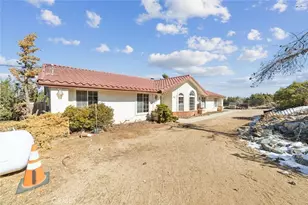 3010 Silver Ridge Dr, Pinon Hills, CA 92372 - Photo 2