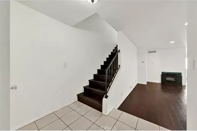 9745 Via Roma, Burbank, CA 91504 - Photo 8