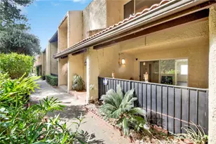 9745 Via Roma, Burbank, CA 91504 - Photo 2