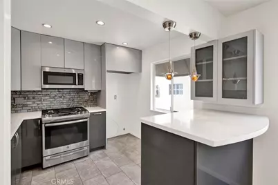 9745 Via Roma, Burbank, CA 91504 - Photo 6
