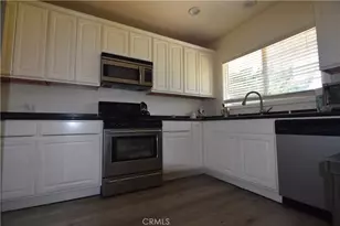9930 Saticoy St, Burbank, CA 91504 - Photo 8