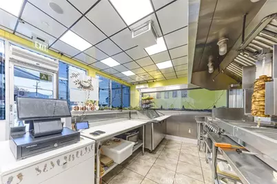 341 N Victory Boulevard #101, Burbank, CA 91502 - Photo 4