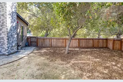 1849 Los Encinos, Glendale, CA 91208 - Photo 36