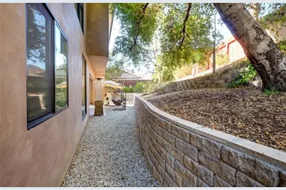 1849 Los Encinos, Glendale, CA 91208 - Photo 38