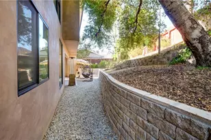 1849 Los Encinos, Glendale, CA 91208 - Photo 38