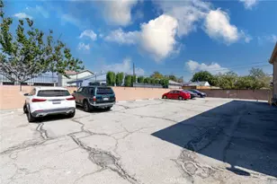 11341 Victory Blvd, North Hollywood, CA 91606 - Photo 14