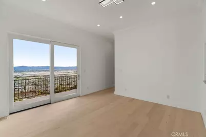 10050 Olivia Terrace, Los Angeles, CA 91352 - Photo 28