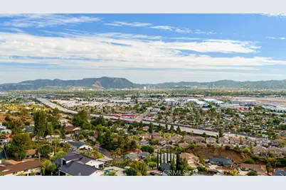 10050 Olivia Terrace, Los Angeles, CA 91352 - Photo 38