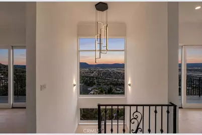 10050 Olivia Terrace, Los Angeles, CA 91352 - Photo 16