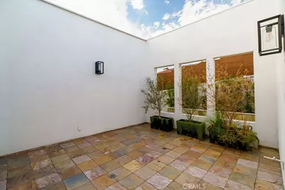 10050 Olivia Terrace, Los Angeles, CA 91352 - Photo 20