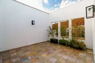 10050 Olivia Terrace, Los Angeles, CA 91352 - Photo 20