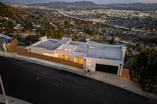 10050 Olivia Terrace, Los Angeles, CA 91352 - Photo 2