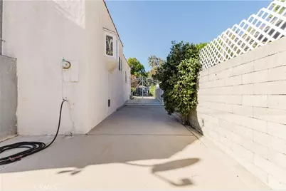 1722 Woodland Avenue, Glendale, CA 91208 - Photo 28