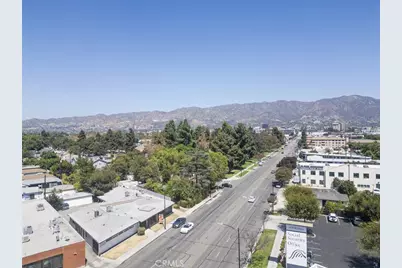 1411 W Olive Avenue #D, Burbank, CA 91506 - Photo 2