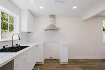 10721 Crockett, Los Angeles, CA 91352 - Photo 48