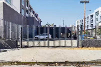 11105 Weddington, North Hollywood, CA 91601 - Photo 2