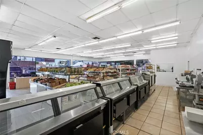 6744 Lankershim Boulevard, North Hollywood, CA 91606 - Photo 14