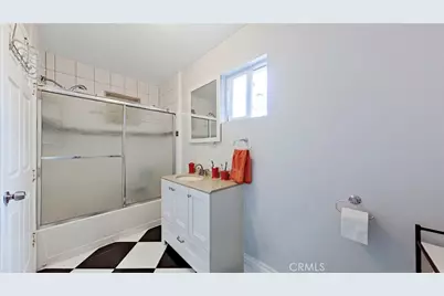 5633 Denny, North Hollywood, CA 91601 - Photo 36