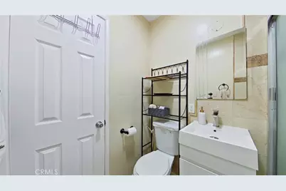 5633 Denny, North Hollywood, CA 91601 - Photo 30
