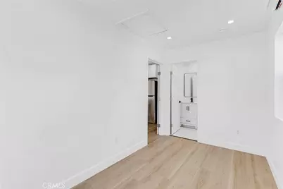 15043 Tuba, Los Angeles, CA 91345 - Photo 42