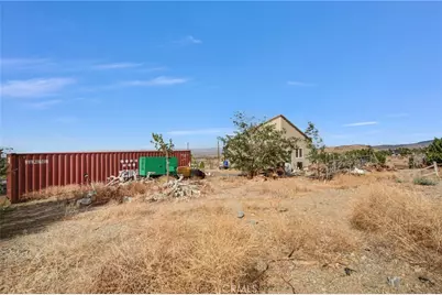 10392 Cima Mesa Road, Juniper Hills, CA 93543 - Photo 6