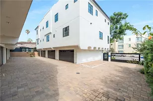 10612 Bloomfield St, Toluca Lake, CA 91602 - Photo 32