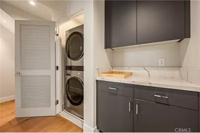 10612 Bloomfield Street, Toluca Lake, CA 91602 - Photo 22